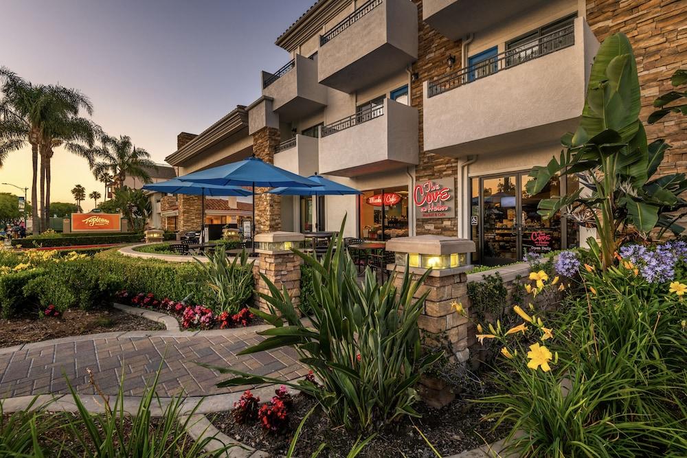 Tropicana Inn & Suites — 2