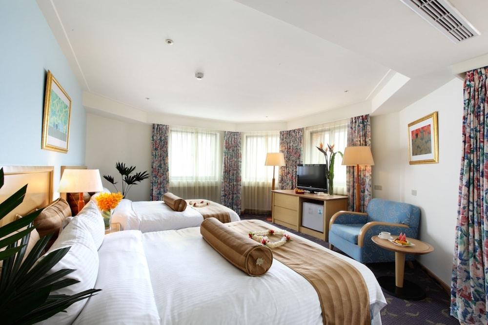 Howard Beach Resort Green Bay 884055 — 9