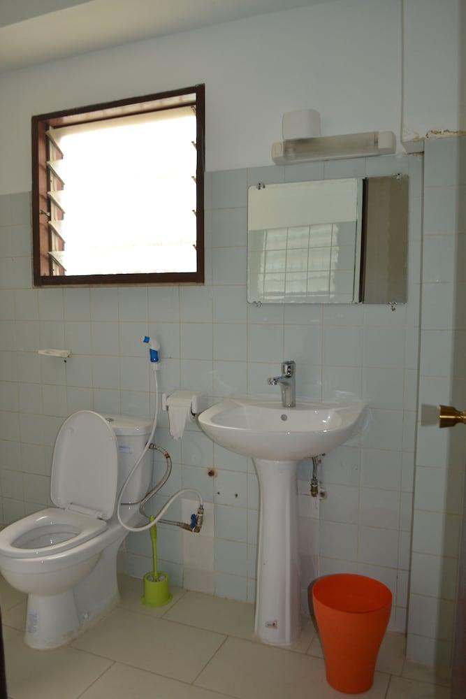 HOTEL AZUR — 10