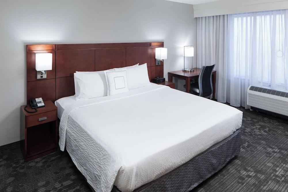 Courtyard By Marriott Alexandria Old Town/Southwest — 6