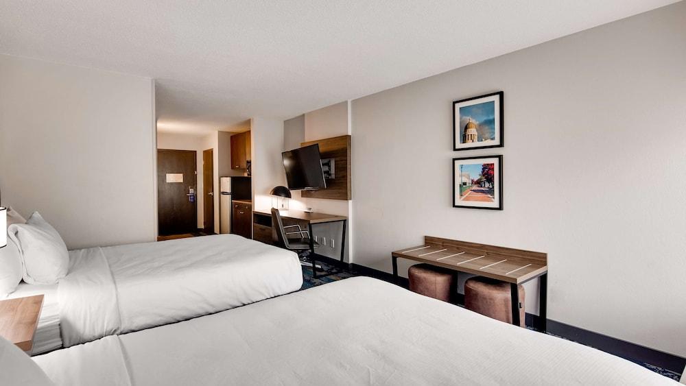 Best Western Plus Augusta North Inn & Suites — 10