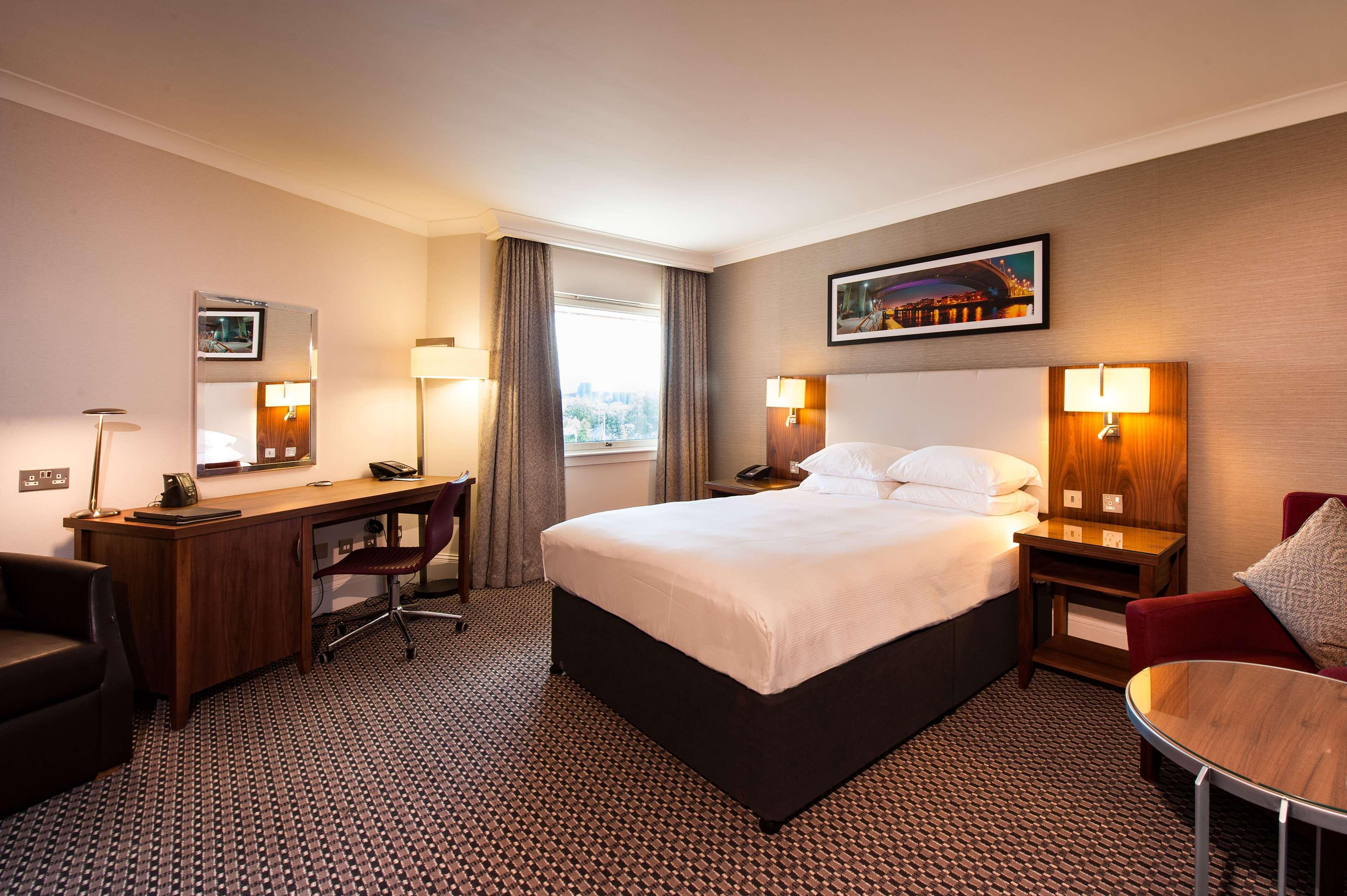 Doubletree By Hilton Strathclyde — 10