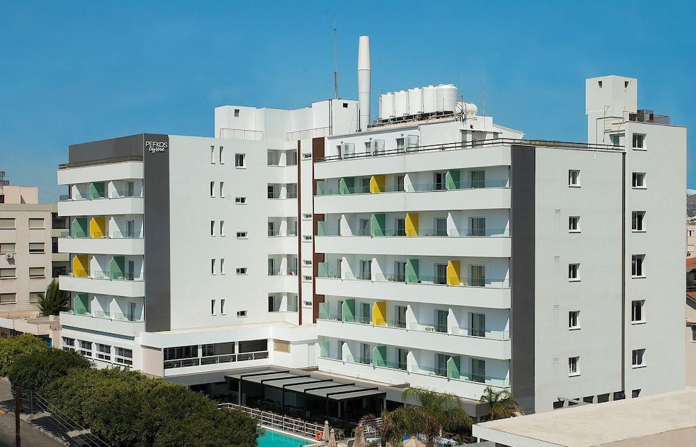 Pefkos City Hotel