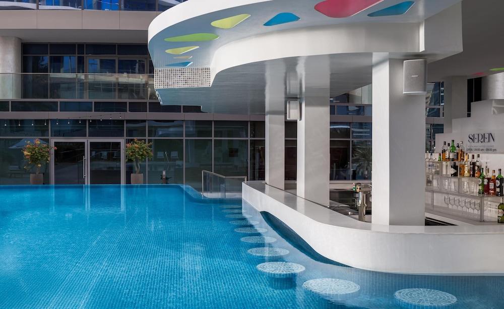 Hilton Dubai Creek Hotel & Residences — 4