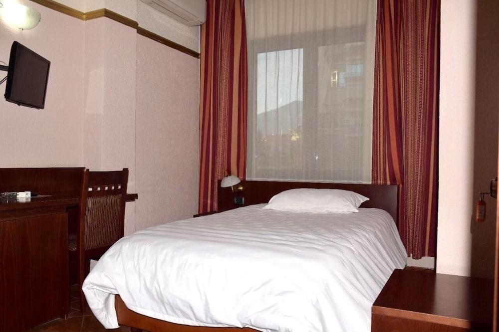 ELYSEE HOTEL — 9