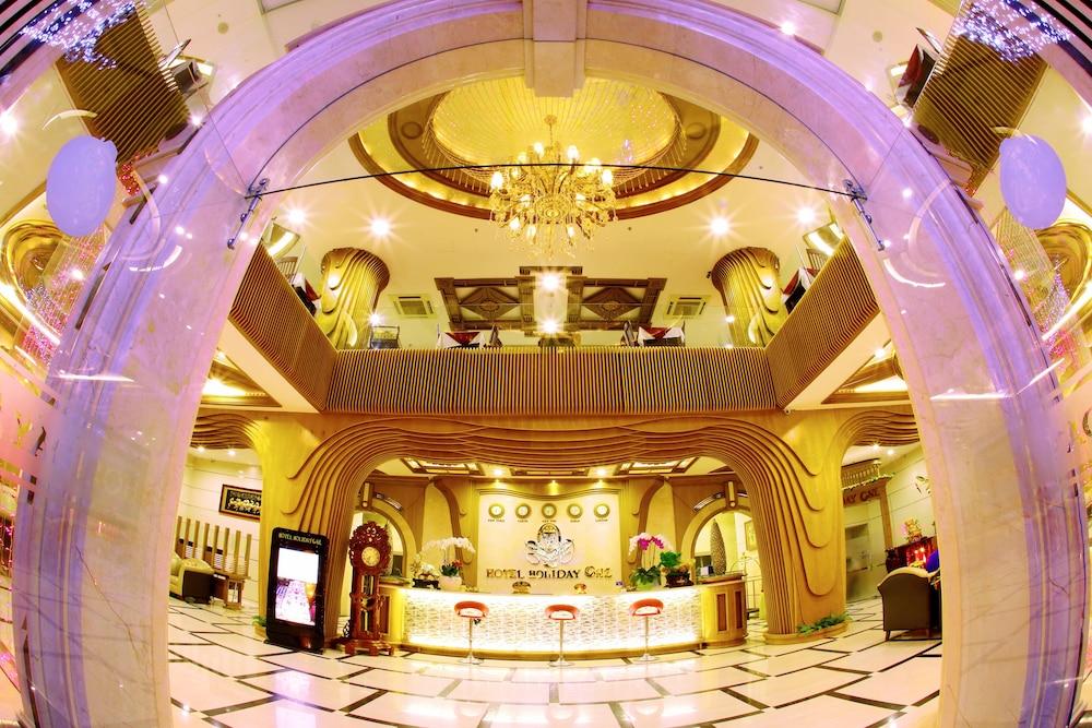 Holiday One Hotel
