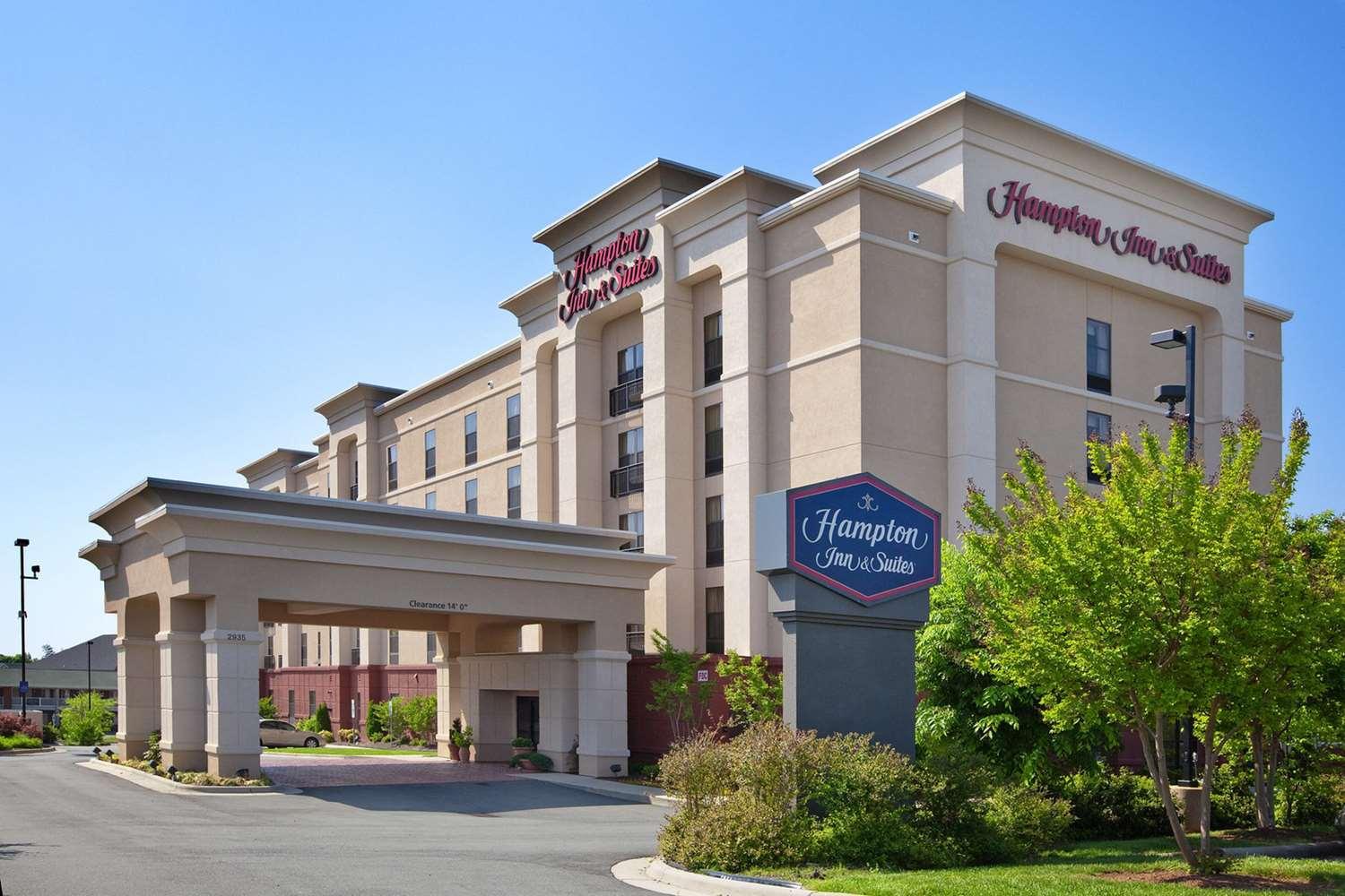 Hampton Inn & Suites Burlington NC — 2