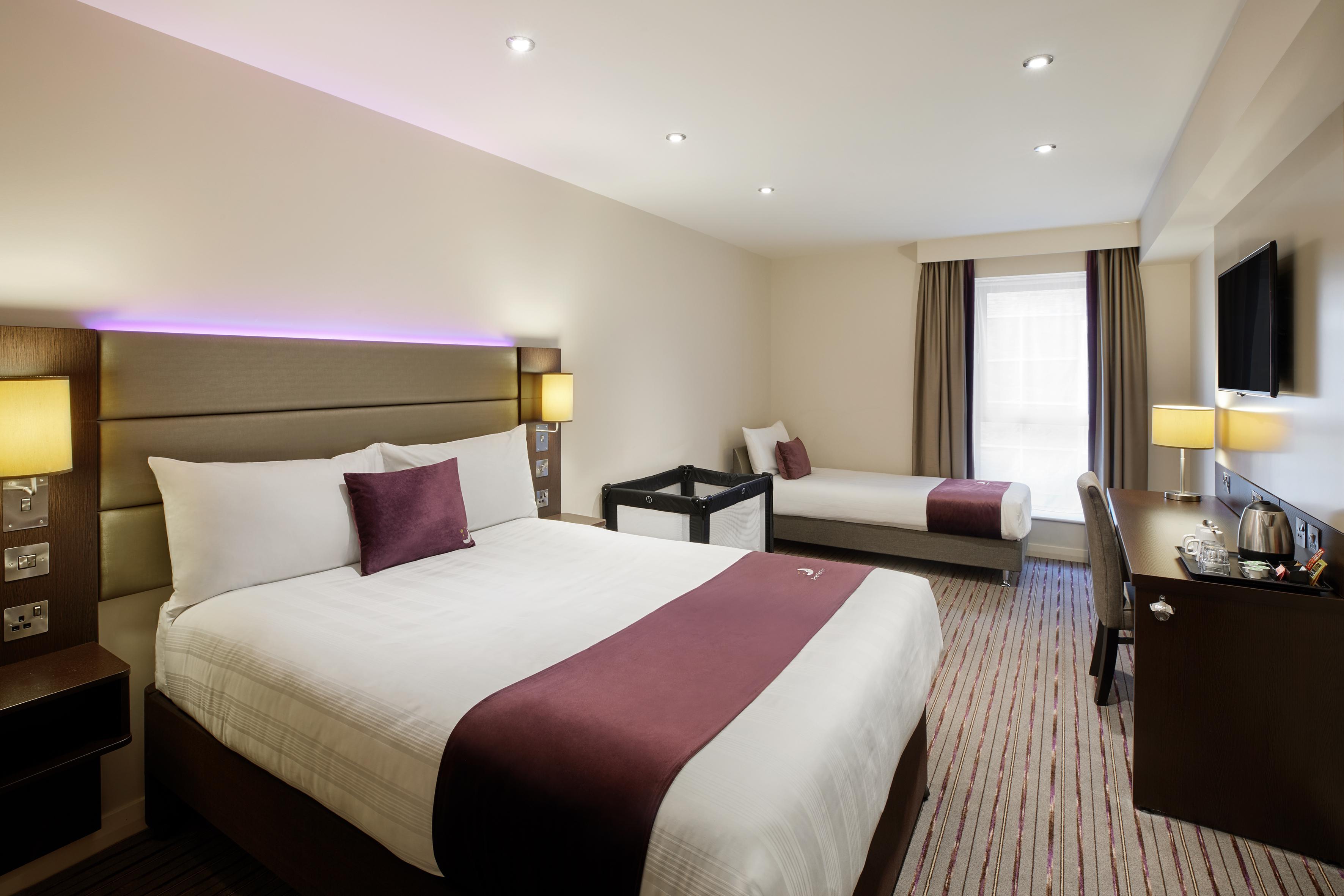 Premier Inn Glasgow Braehead — 10