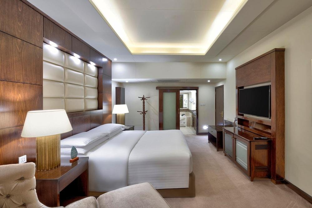 ISLAMABAD MARRIOTT HOTEL — 10