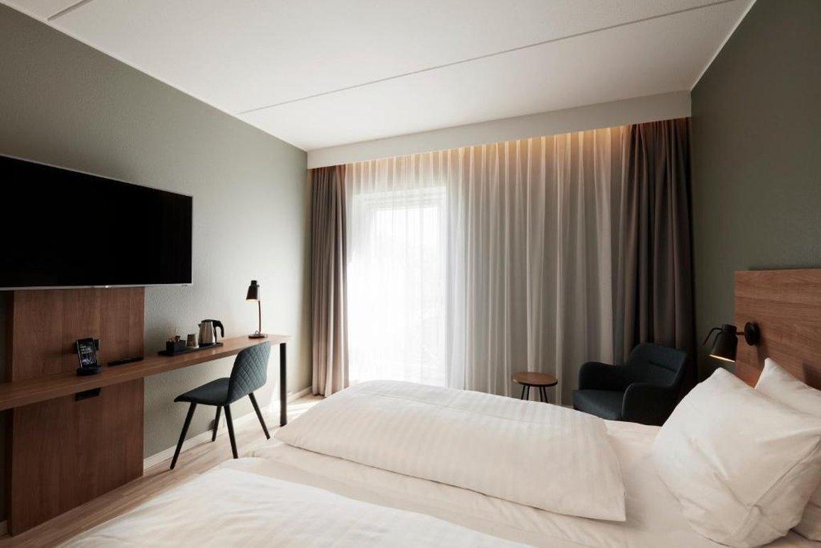 HOTEL OSTERPORT 119082 — 9
