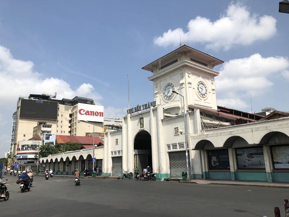 M Village Premier Hotel Thi Sach — 7