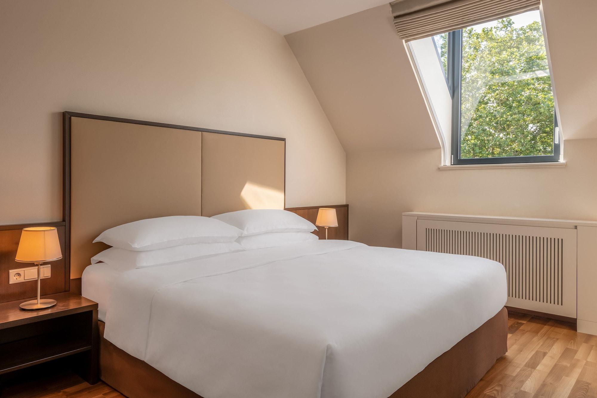 SHERATON GRAND SALZBURG(FORMERLY SHERATON SALZBURG HOTEL) — 10