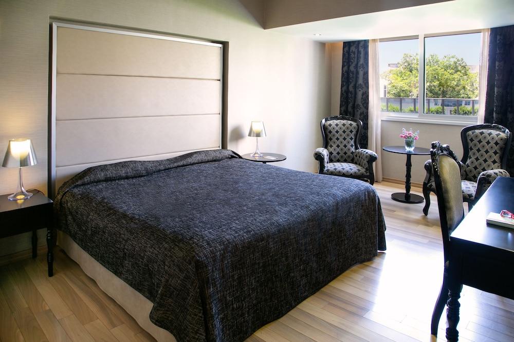 CLEOPATRA HOTEL — 10