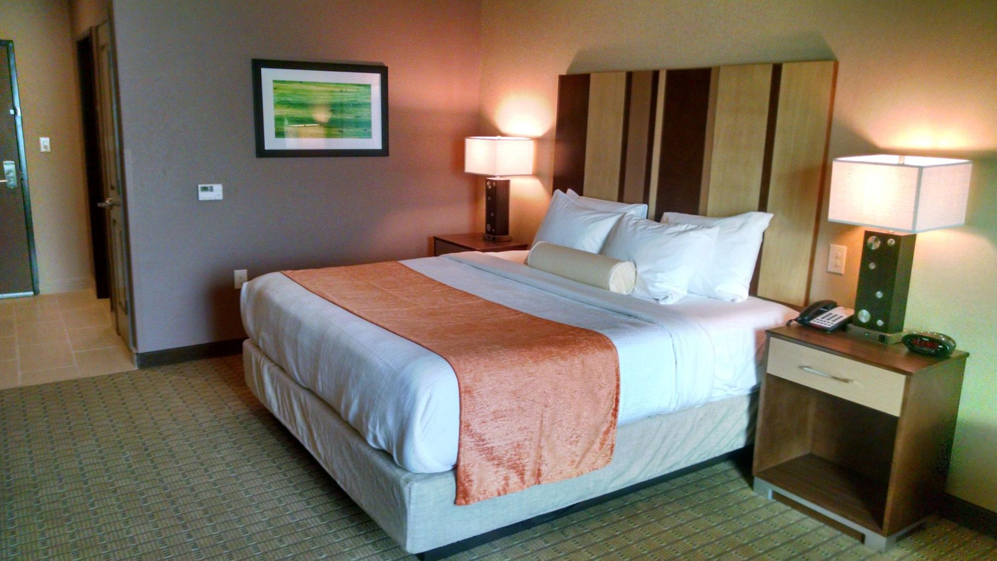 Best Western Plus Flatonia Inn — 7