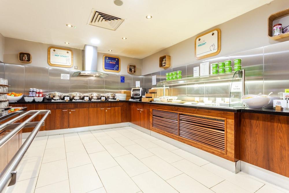 Holiday Inn Express Edinburgh Royal Mile — 7