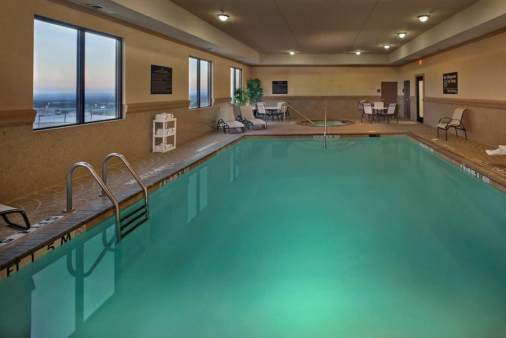 Hampton Inn & Suites Decatur — 7