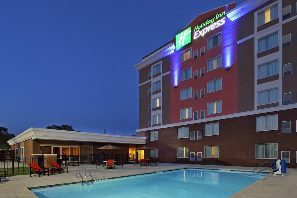 Holiday Inn Express Augusta Downtown — 4