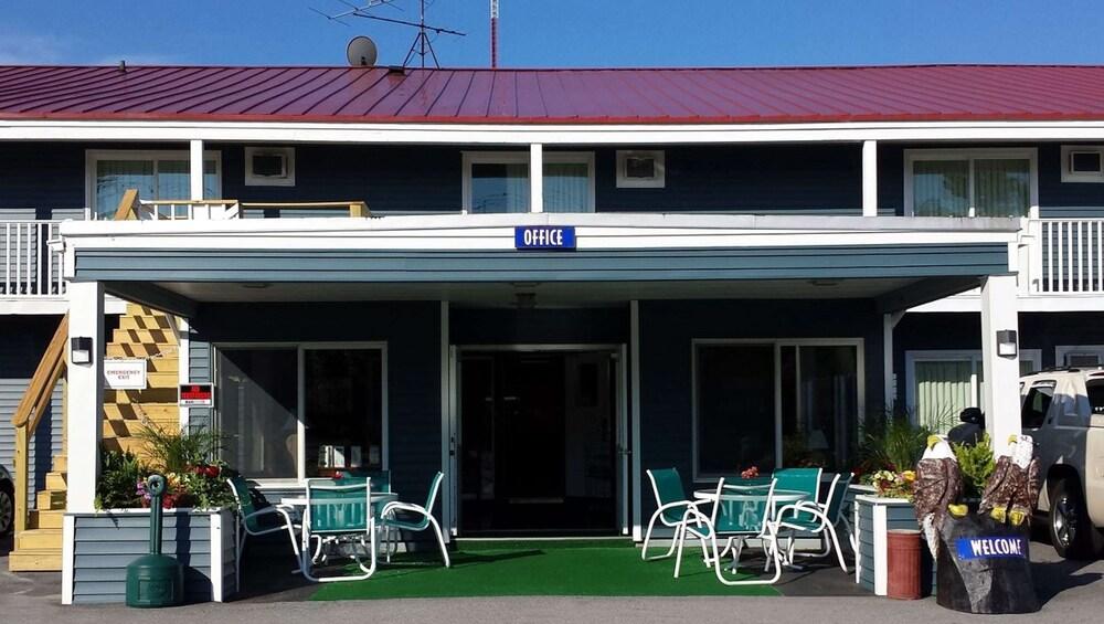 Colonial Inn — 3