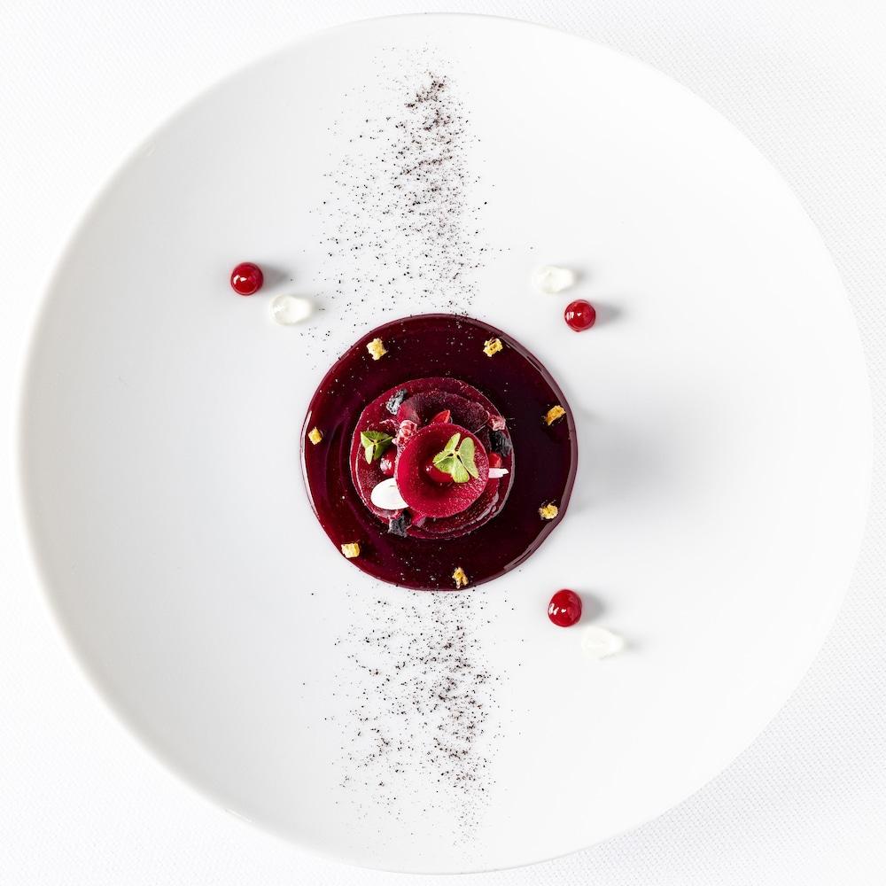 HOSTELLERIE DU CHAPEAU ROUGE — 4