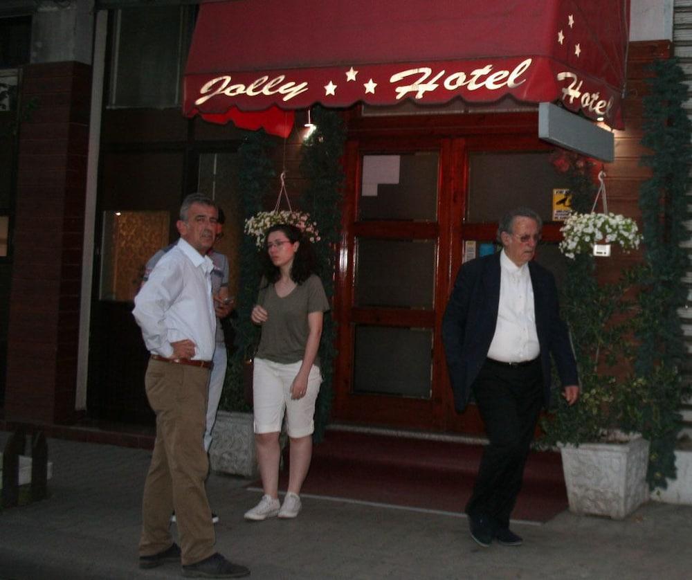 Jolly Hotel — 10