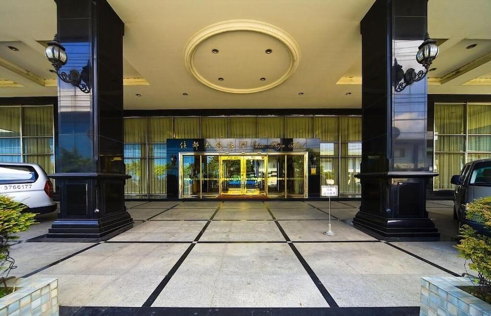CHUTO PLAZA 72534 — 8