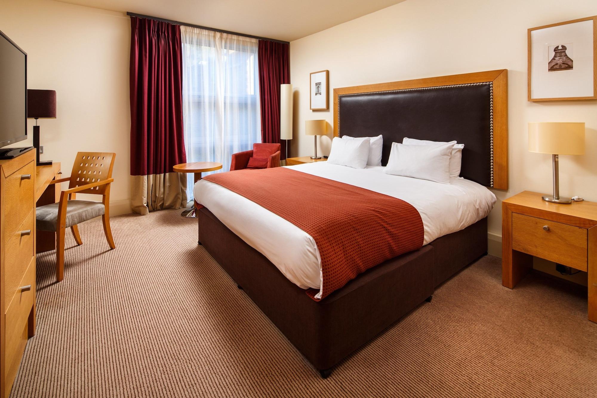 HOLIDAY INN DUMFRIES — 9