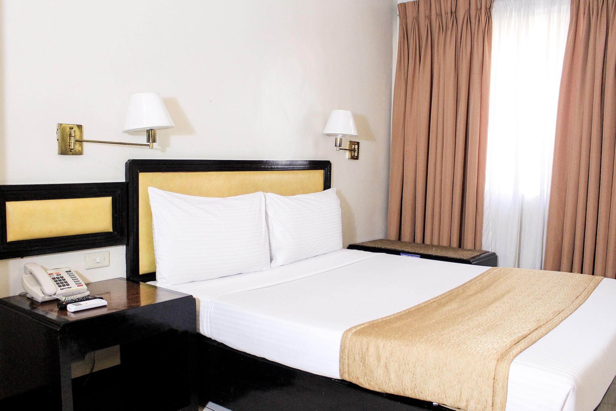Palm Hotel Manila — 10