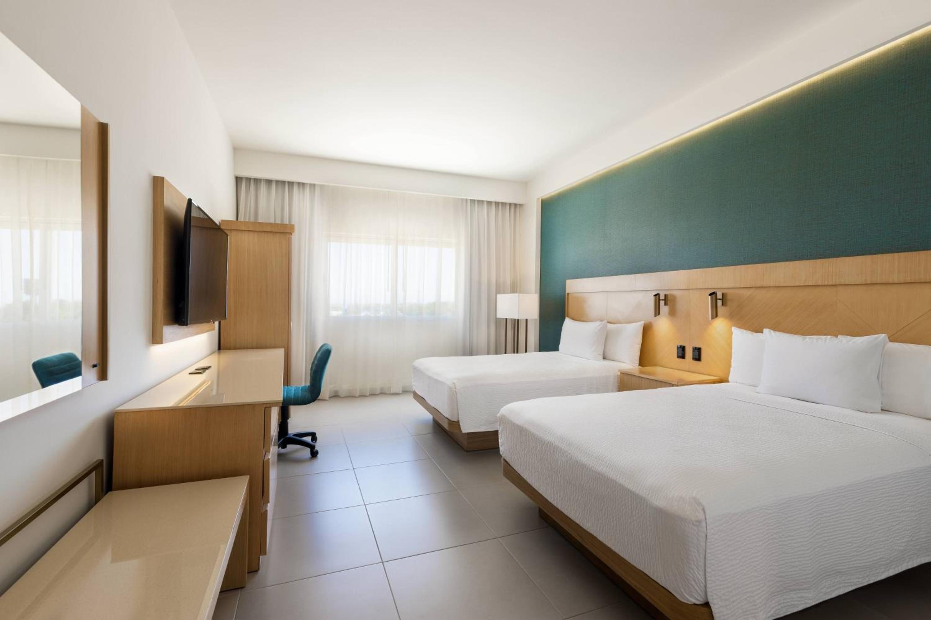 Courtyard by Marriott Cancun Airport 93069 — 9