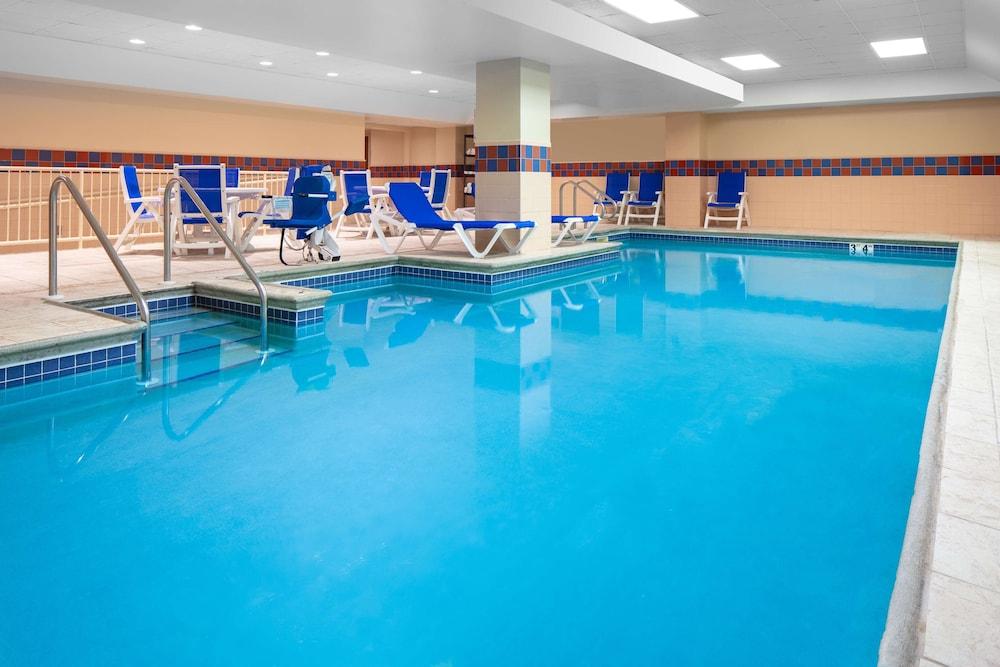 Hampton Inn Freeport — 6