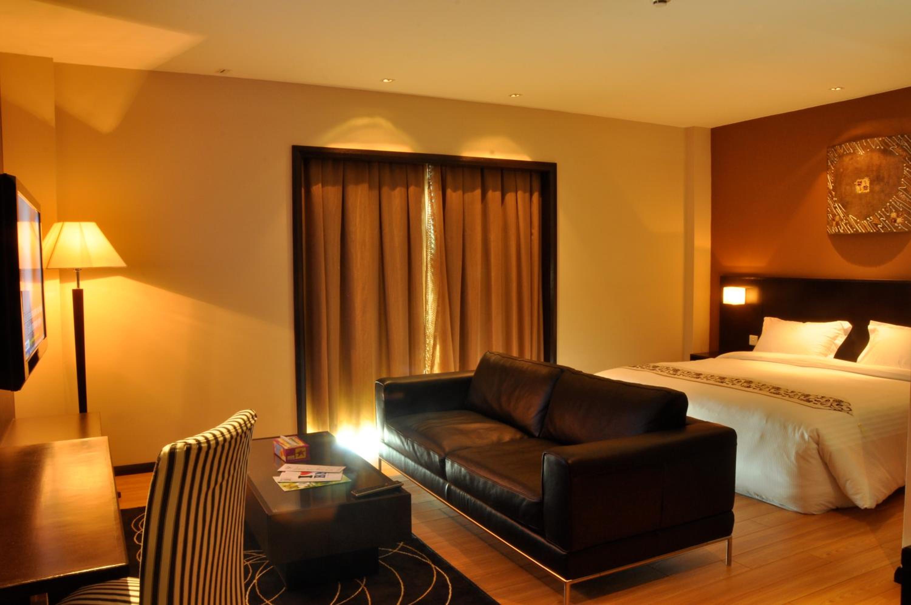 Tat Place Hotel And Cafa — 8