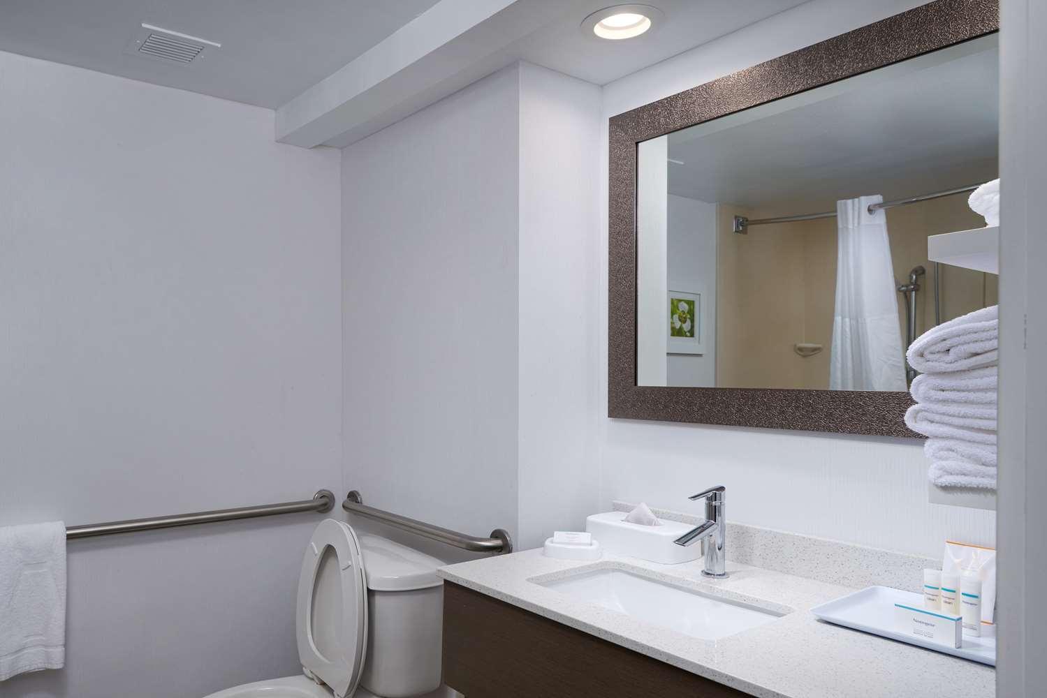 Hampton Inn Goldsboro — 2