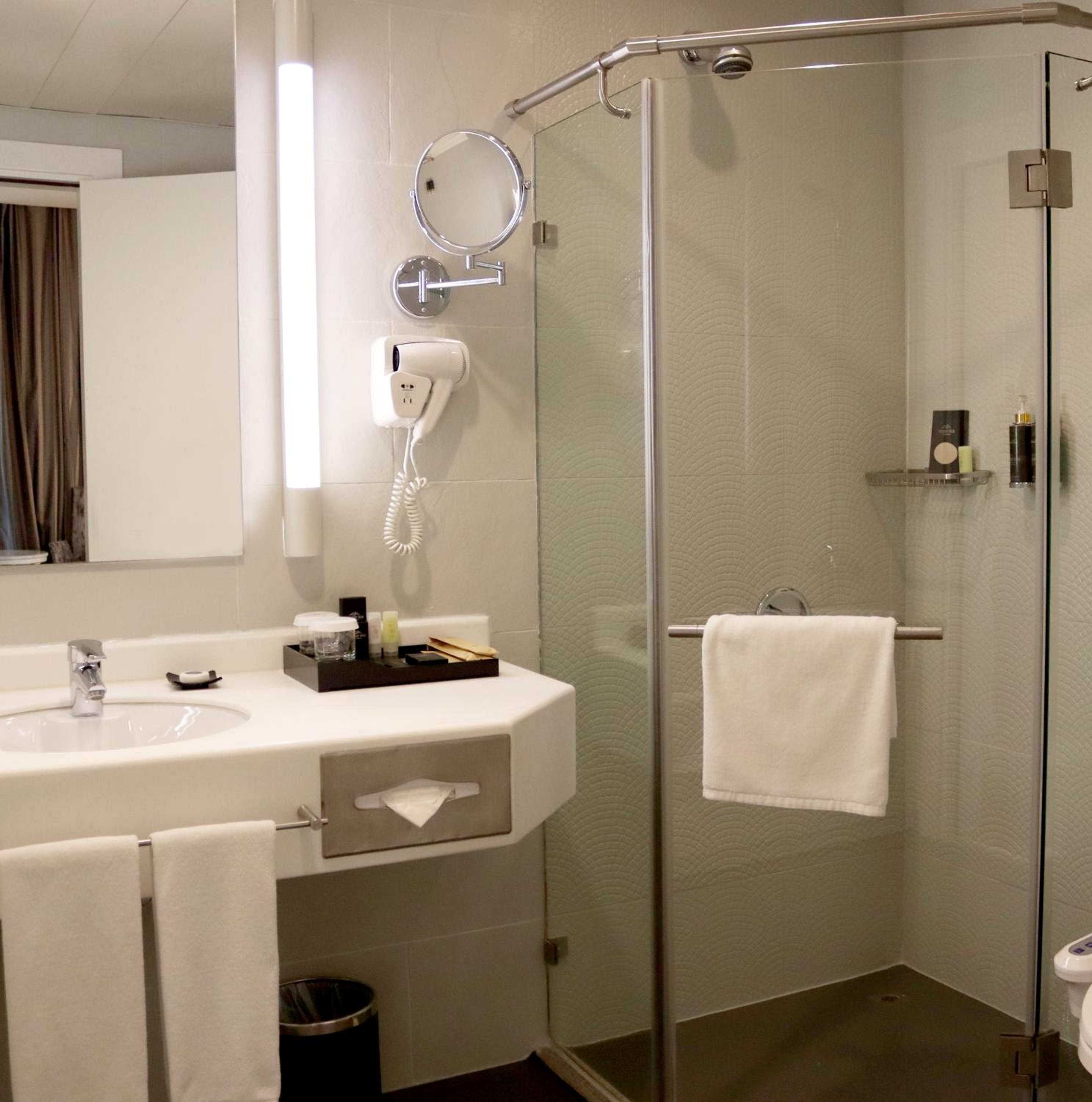 Holiday Villa Hotel and Residence City Centre Doha 104272 — 9