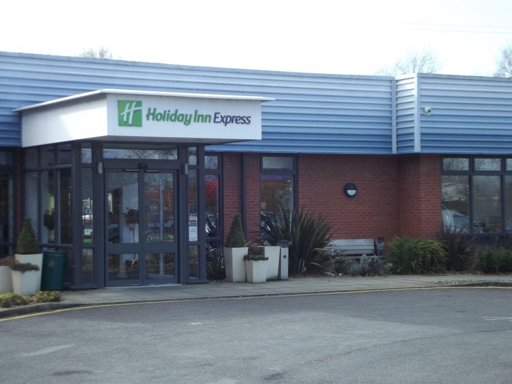 HOLIDAY INN EXPRESS PRESTON - SOUTH — 2