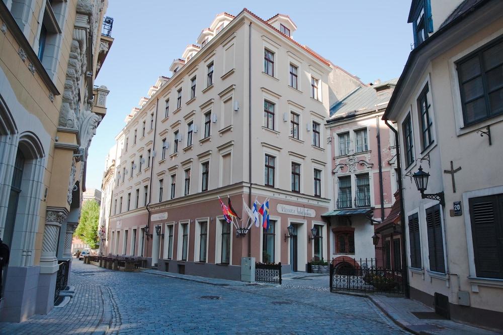 Justus Hotel 1058438 — 3