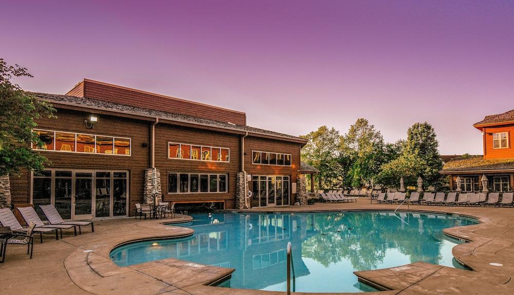 The Branson Hillside Hotel — 7