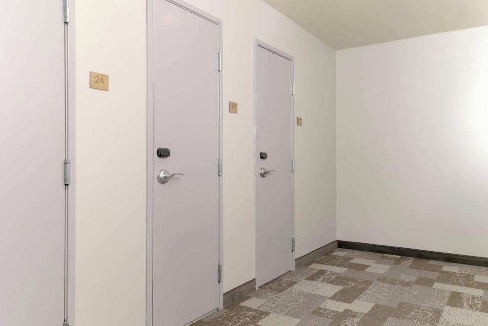 Staybridge Suites Phoenix - Chandler — 4
