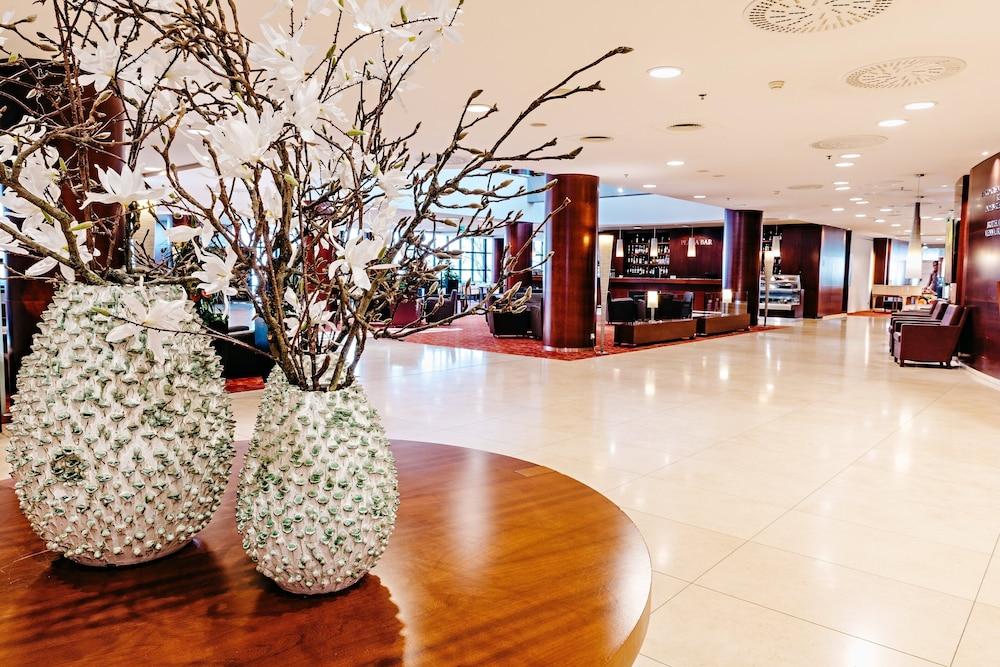CROWNE PLAZA BRATISLAVA — 8