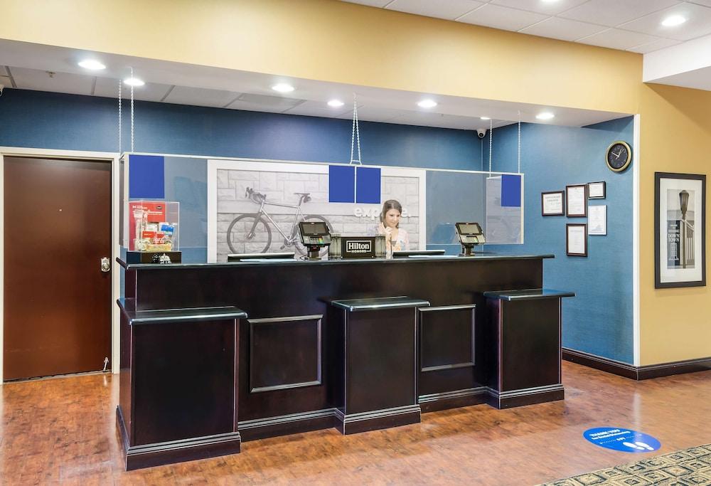 Hampton Inn Galax — 2