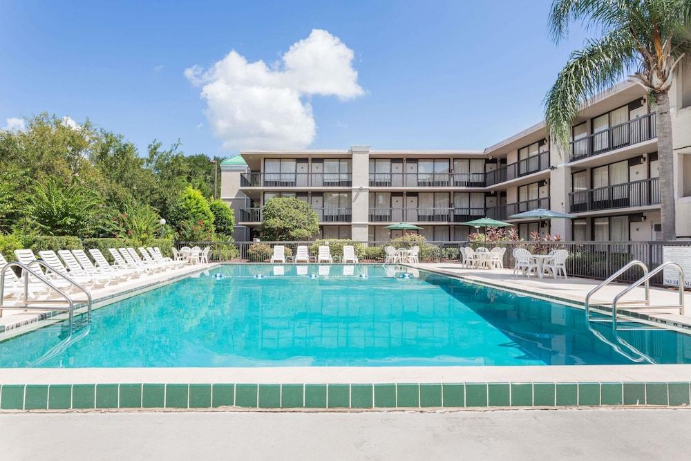 Ramada by Wyndham Altamonte Springs Near I-4 — 9