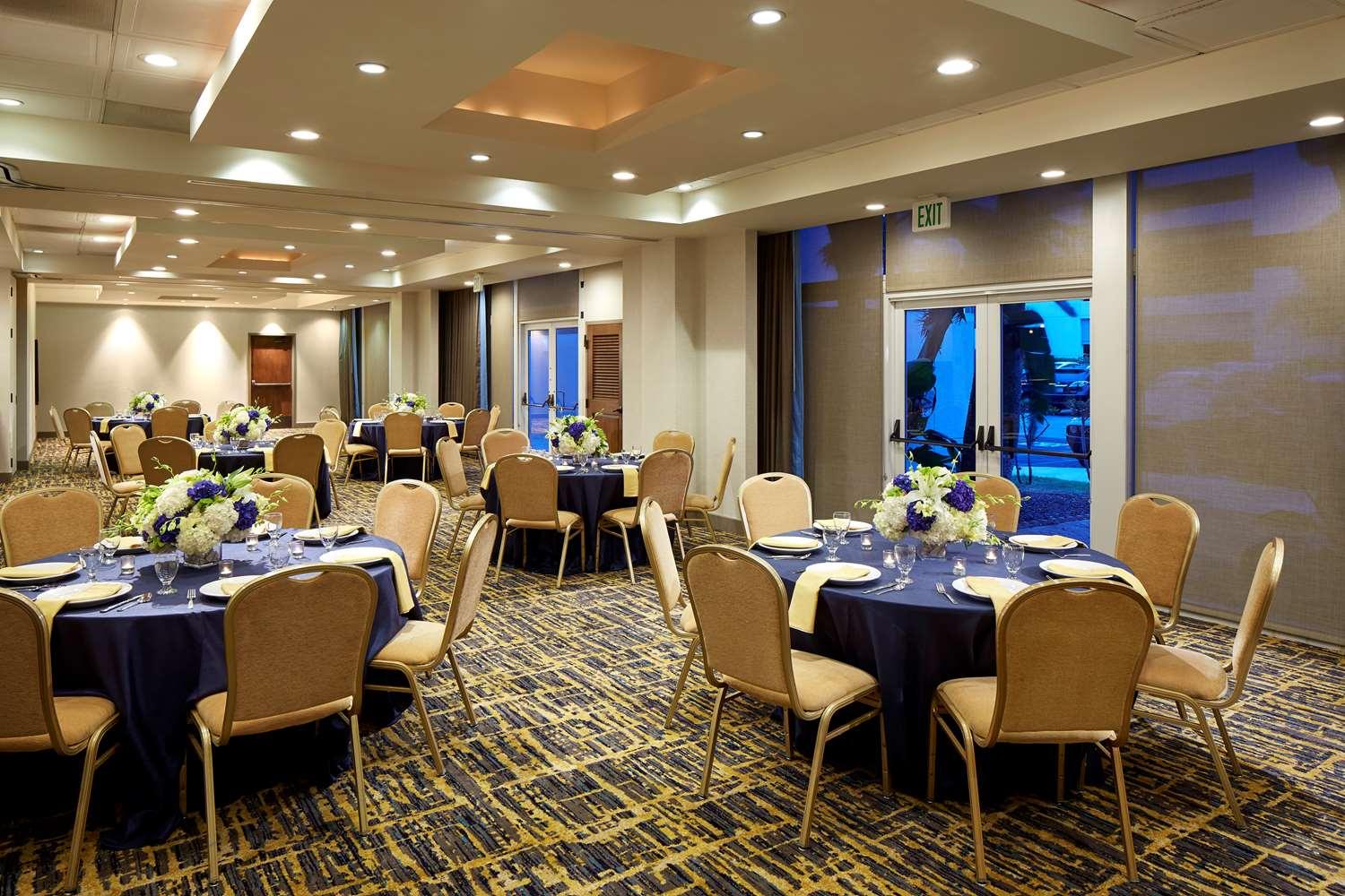 DoubleTree by Hilton Hotel LAX - El Segundo — 6