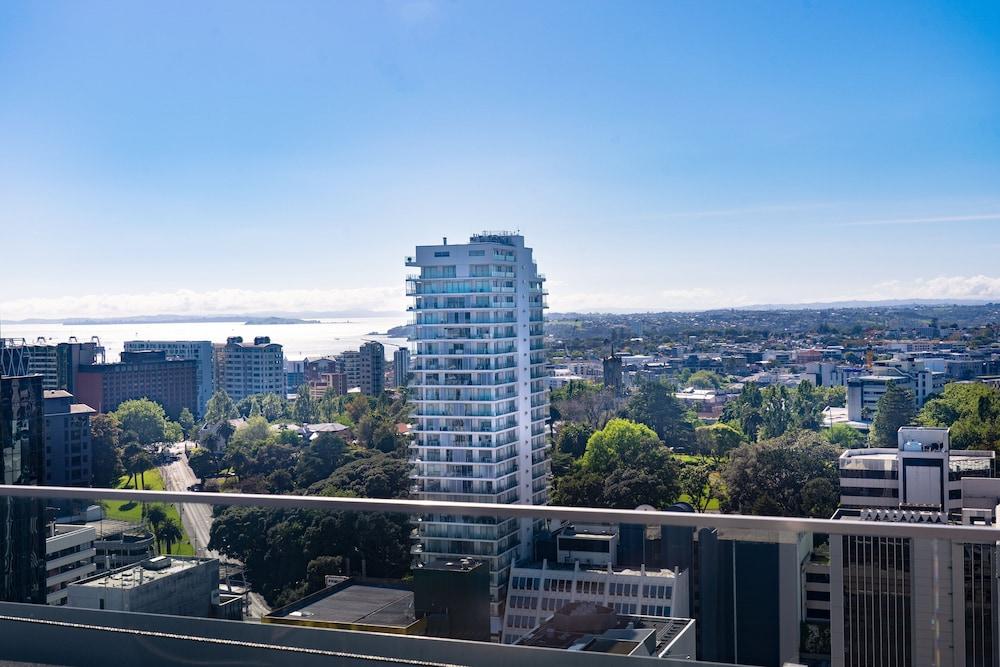 CROWNE PLAZA AUCKLAND — 3