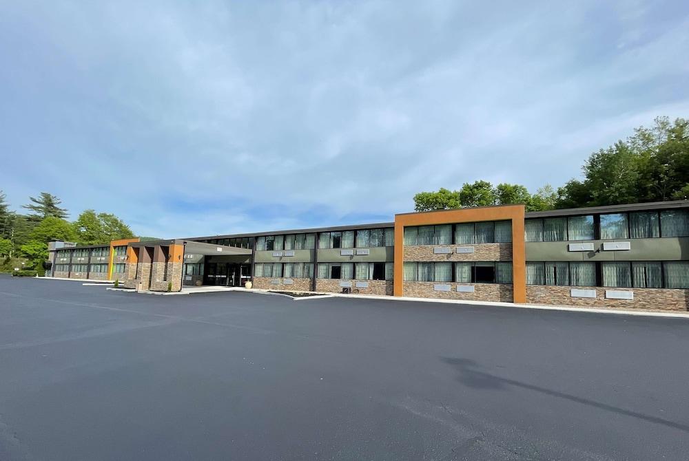 Wingate by Wyndham Lake George — 7