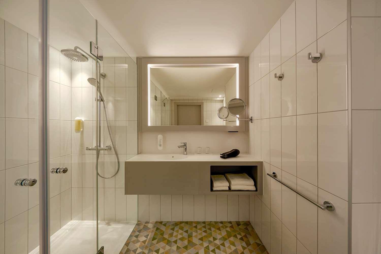H+ Hotel Wien — 4