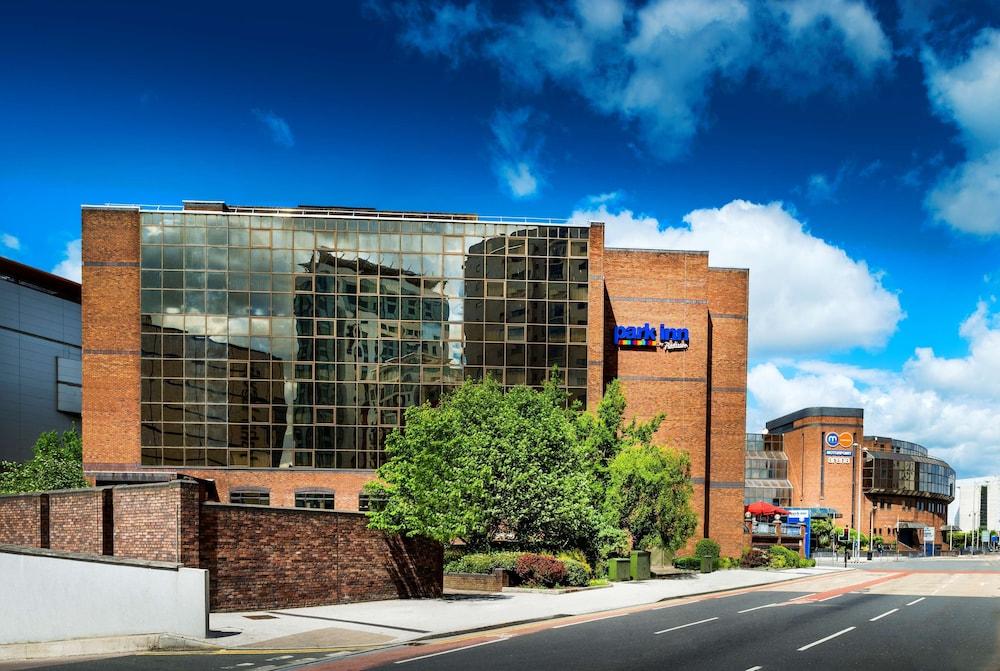 Park Inn by Radisson Cardiff City Centre — 3