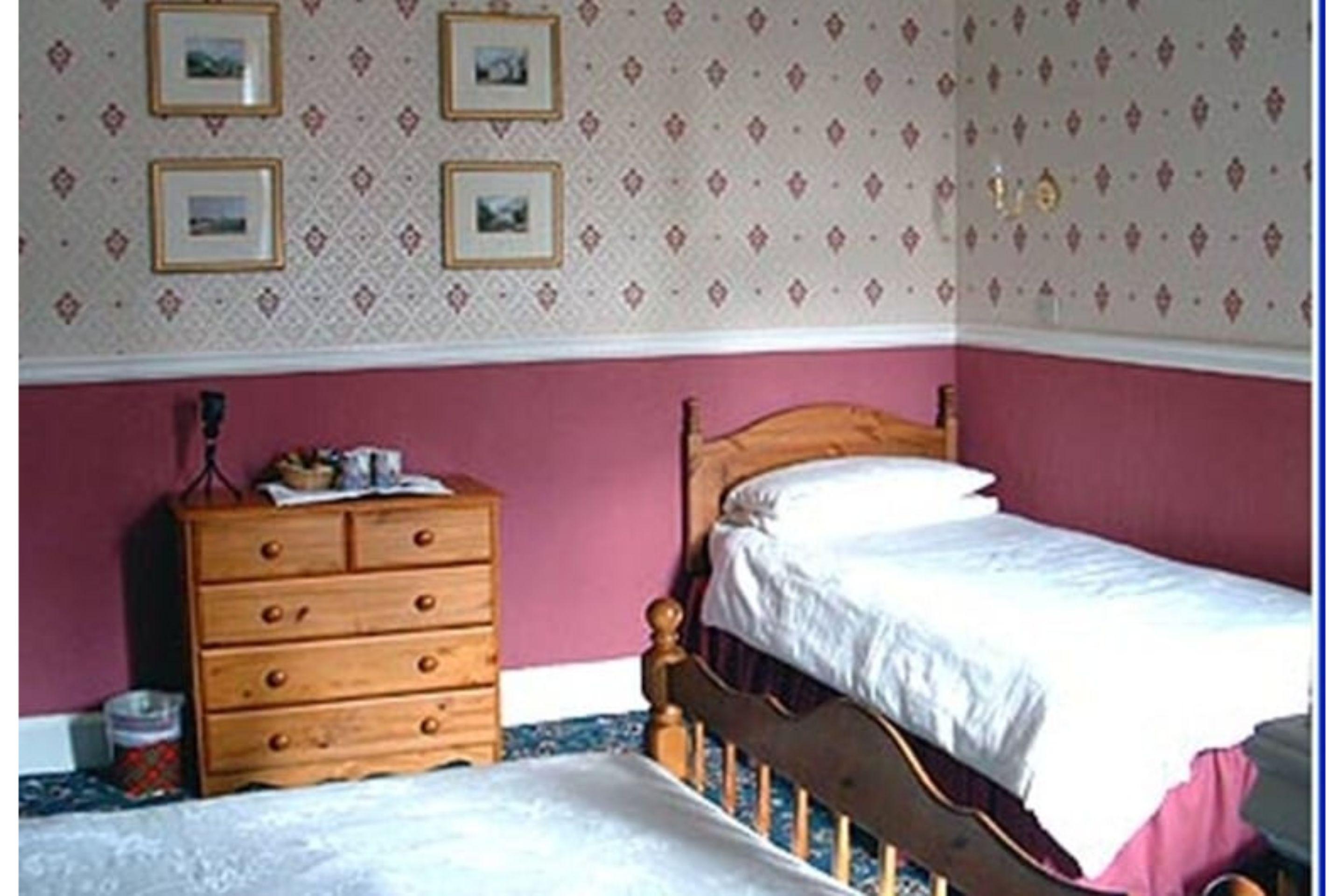 OYO Cedar Villa Guest House — 2
