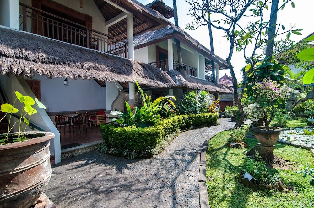 SATIVA SANUR COTTAGES — 4