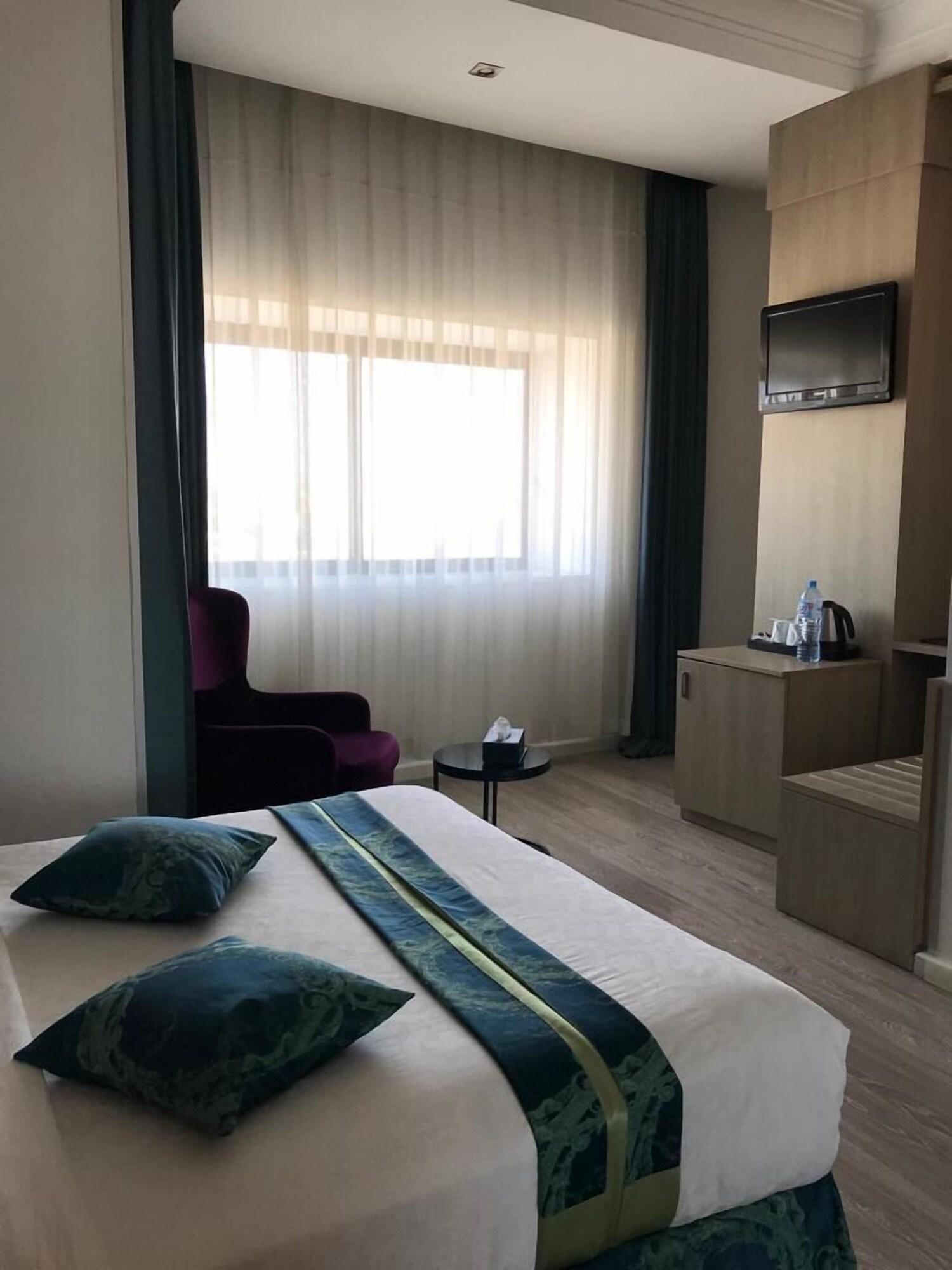 Hotel Colombe — 8