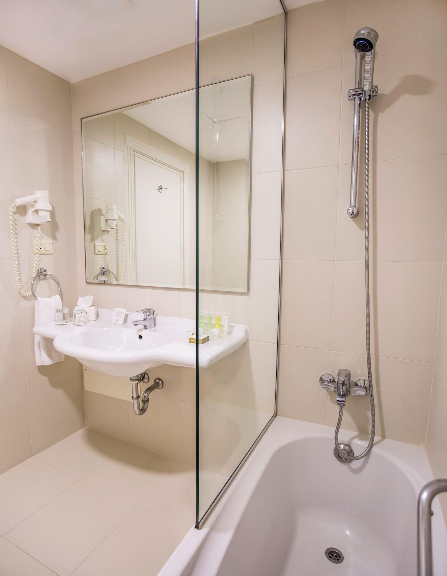 AL QASR METROPOLE — 8
