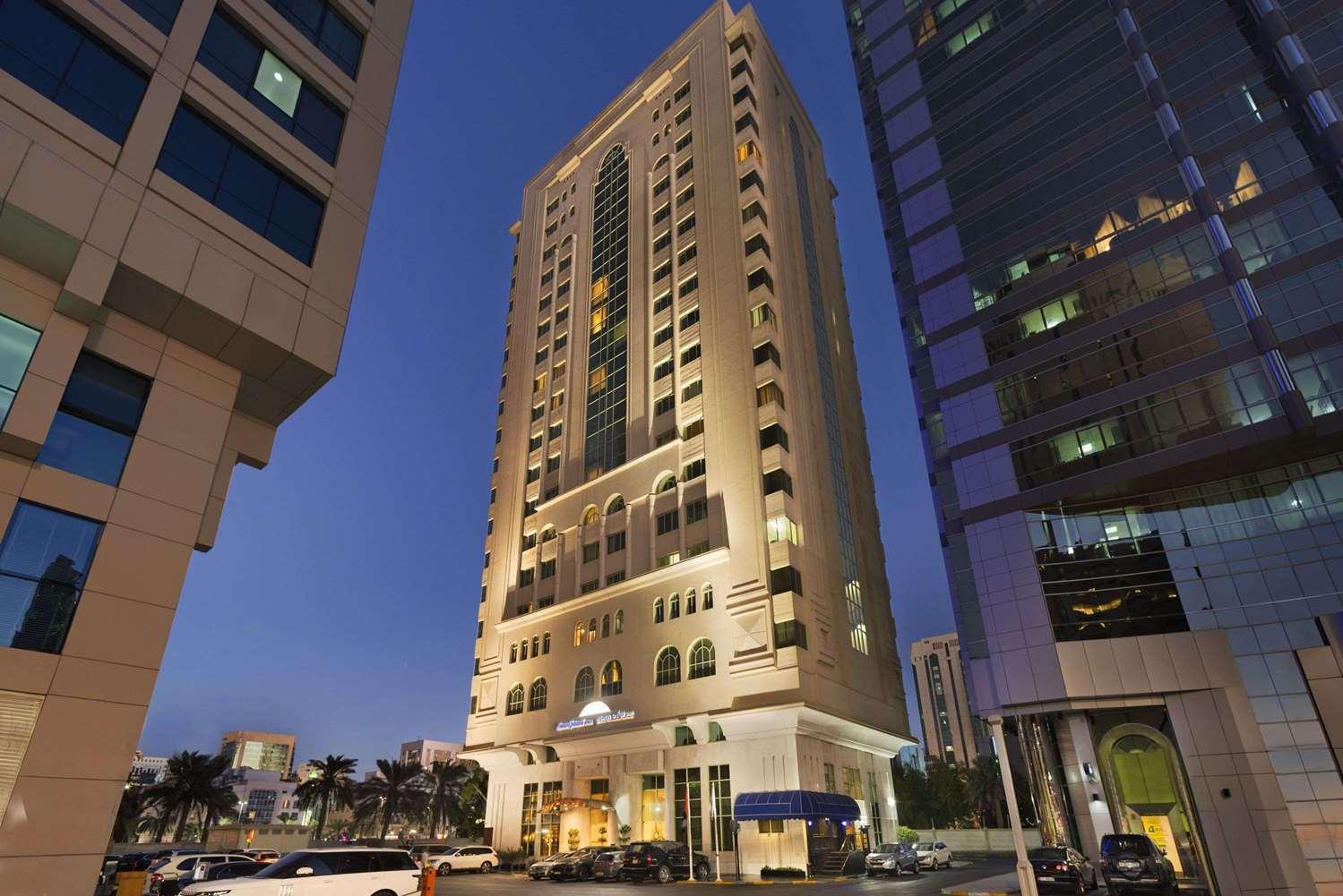 Howard Johnson by Wyndham Abu Dhabi — 2