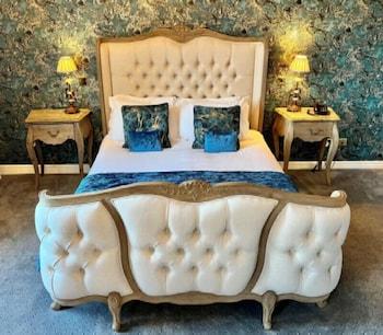 Waterton Park Hotel